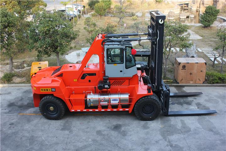 32 Ton Container LNG Forklift