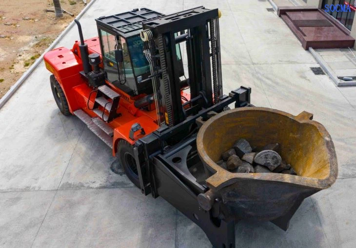 25T Forklift With Dumping Attachment