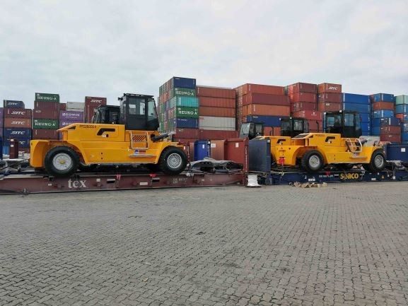 28 Ton Heavy Forklift Truck Color Yellow OEM