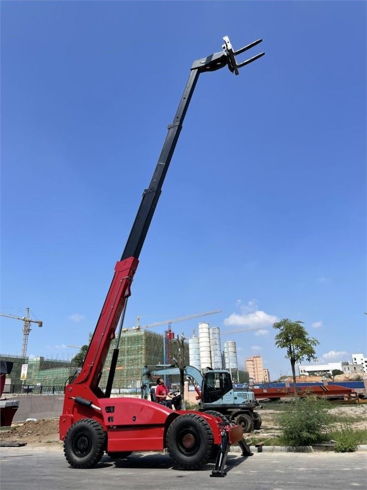 Telescopic Forklift Machine SOCMA Machine HNT Telehandler