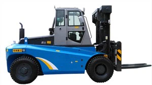 13.5 طن رافعة شوكية محرك الديزل الكمون