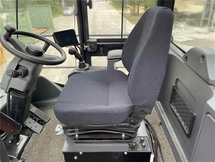 HNRS4545S 45ton Diesel Reach Stacker For Loaded Containers